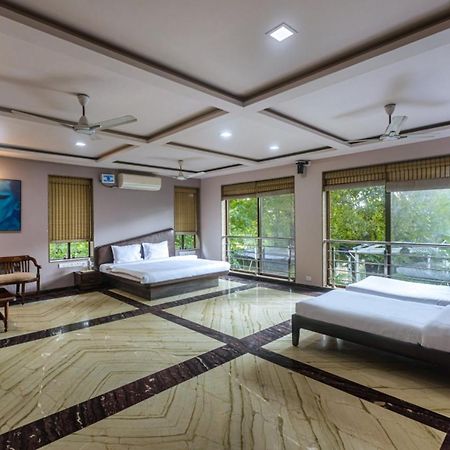 Saffronstays Aura, Alibaug - Luxury Pool Villa With A Game Room And Spacious Lawn Алибаг Экстерьер фото