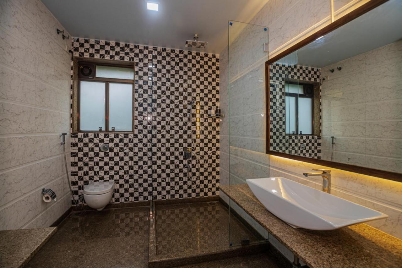 Saffronstays Aura, Alibaug - Luxury Pool Villa With A Game Room And Spacious Lawn Алибаг Экстерьер фото