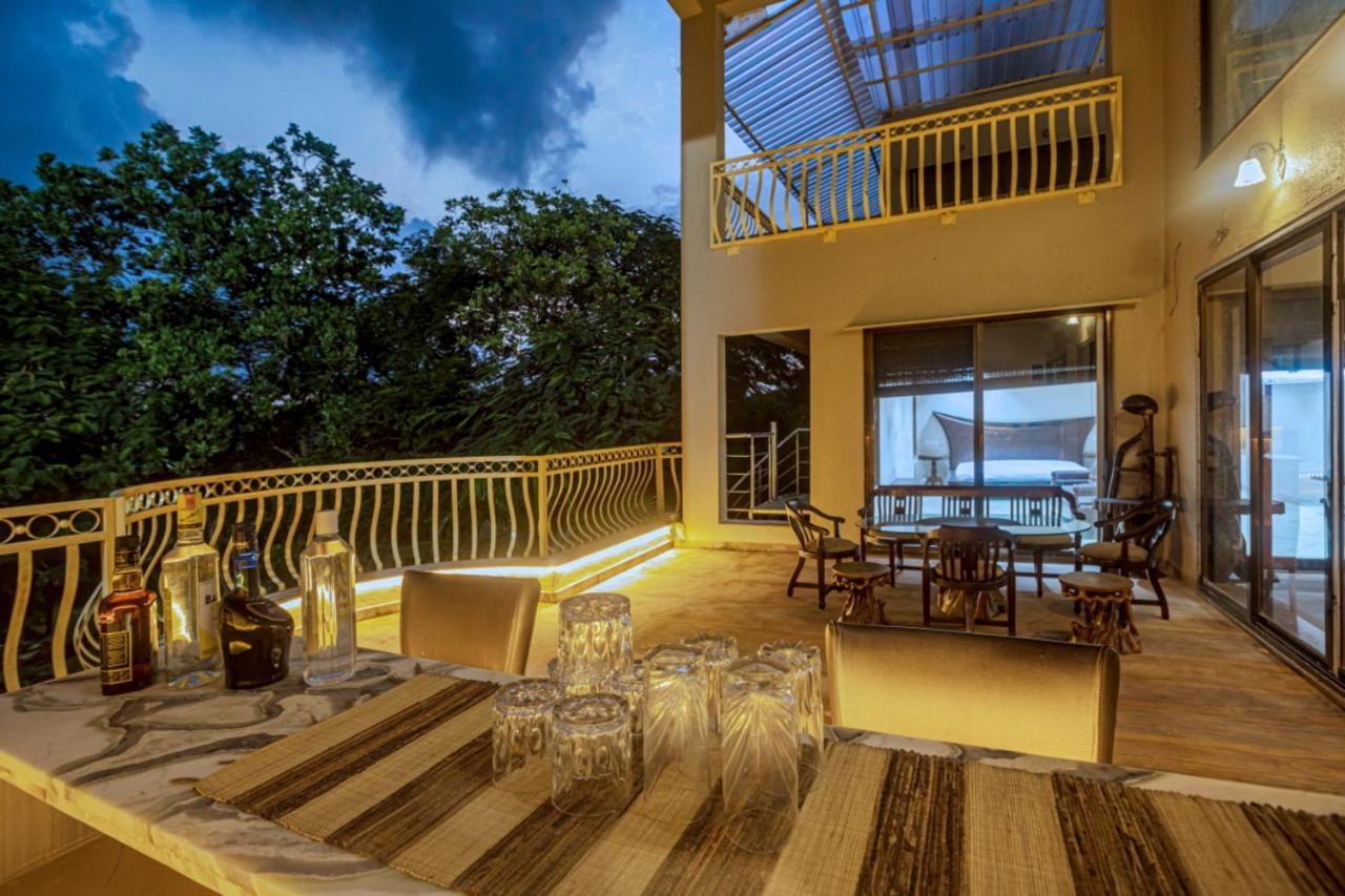 Saffronstays Aura, Alibaug - Luxury Pool Villa With A Game Room And Spacious Lawn Алибаг Экстерьер фото